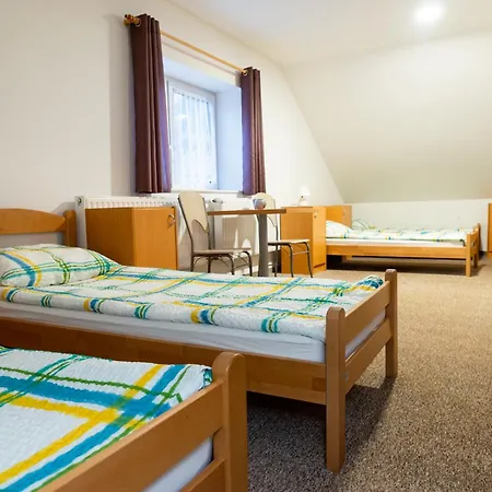 Hostel 1550 *