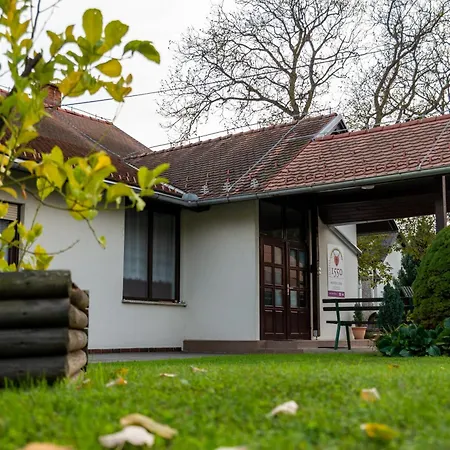1550 Hostel